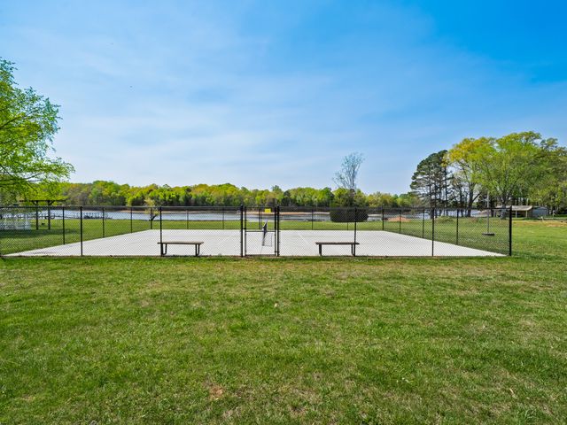 50 Maple Dr, Winchester, TN 37398
