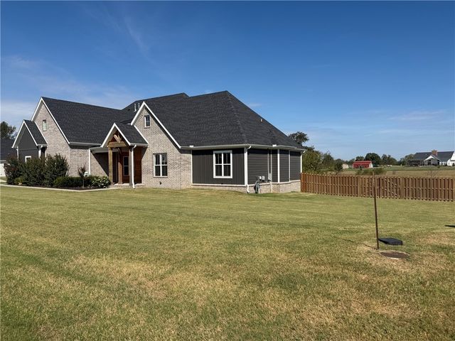 3120 Bloomfield Street, Bentonville, AR 72713
