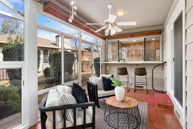 360 Twin Lakes Dr, Santa Rosa, CA 95409