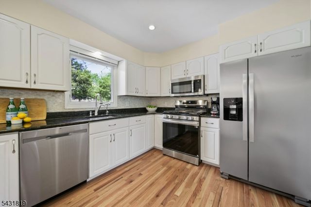 66 Linwood Ave, Midland Park Boro, NJ 07432