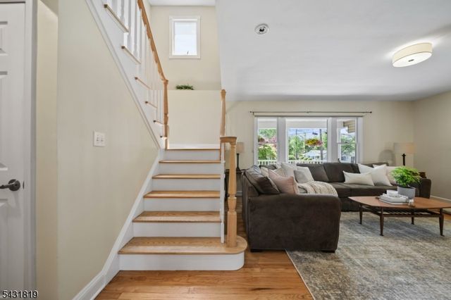 66 Linwood Ave, Midland Park Boro, NJ 07432