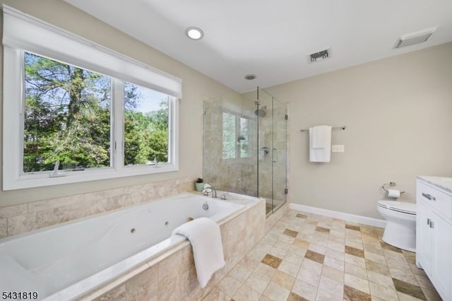 66 Linwood Ave, Midland Park Boro, NJ 07432