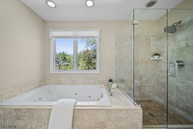 66 Linwood Ave, Midland Park Boro, NJ 07432