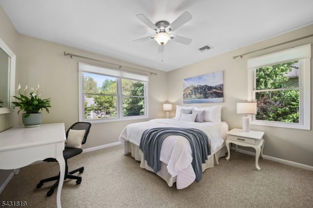 66 Linwood Ave, Midland Park Boro, NJ 07432