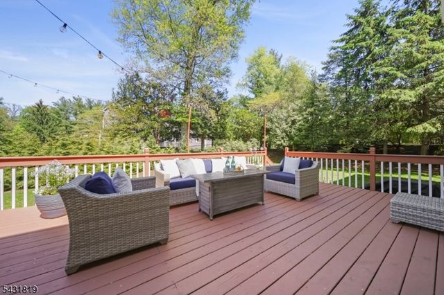 66 Linwood Ave, Midland Park Boro, NJ 07432