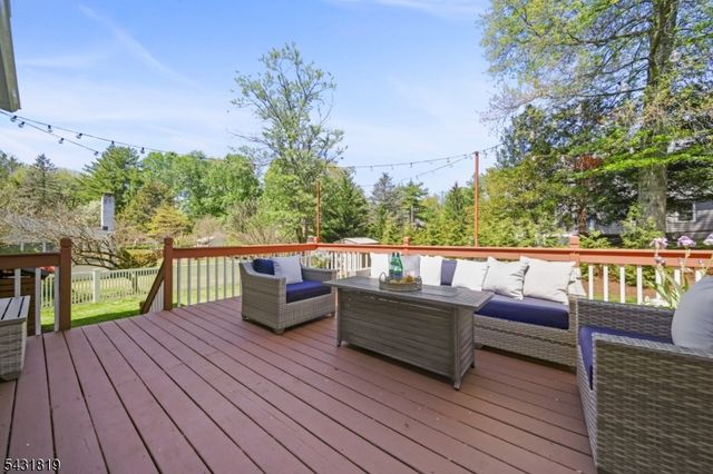 66 Linwood Ave, Midland Park Boro, NJ 07432