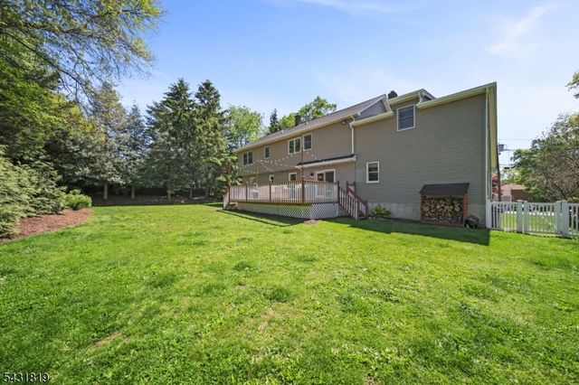 66 Linwood Ave, Midland Park Boro, NJ 07432