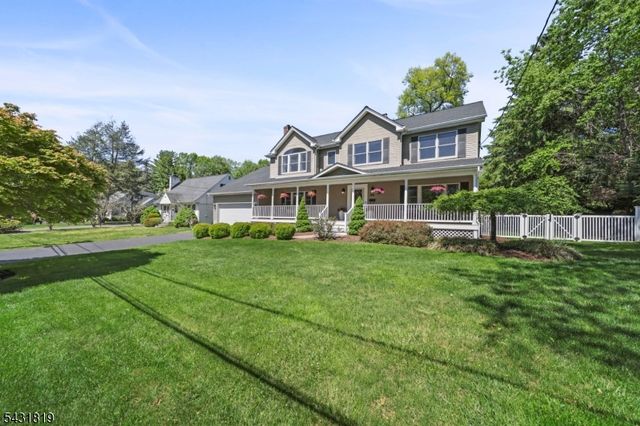 66 Linwood Ave, Midland Park Boro, NJ 07432