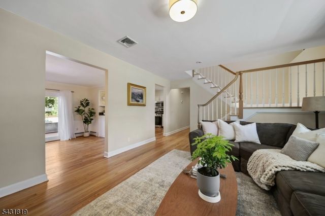 66 Linwood Ave, Midland Park Boro, NJ 07432