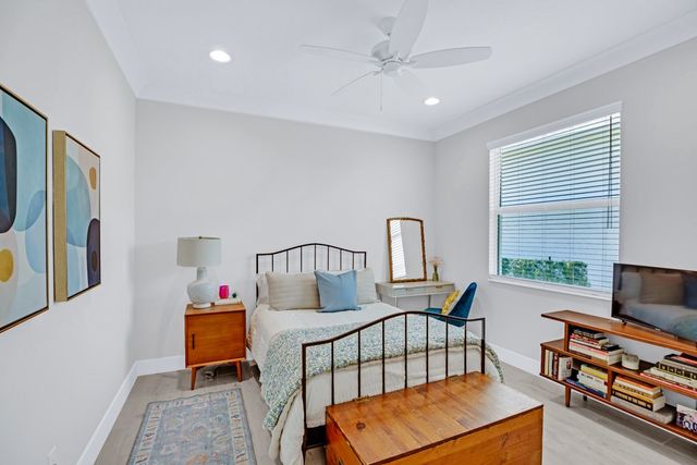 2136 Falls Manor, Vero Beach, FL 32967