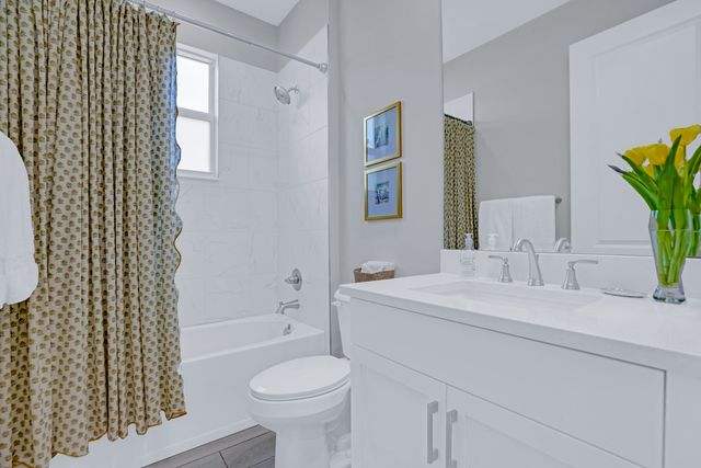 2136 Falls Manor, Vero Beach, FL 32967