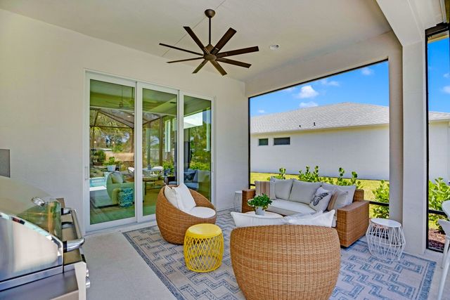 2136 Falls Manor, Vero Beach, FL 32967