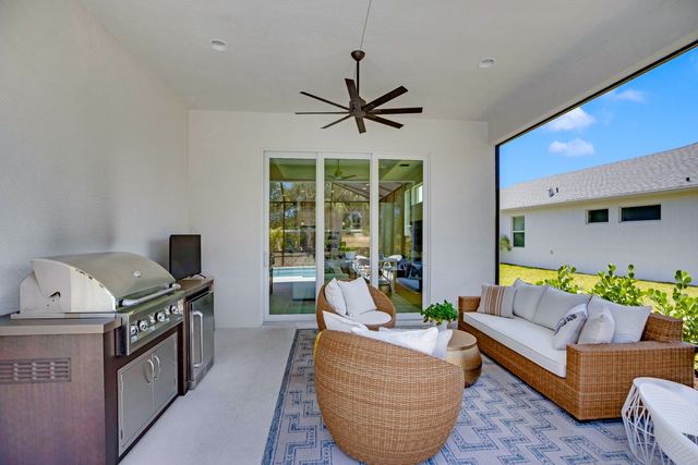 2136 Falls Manor, Vero Beach, FL 32967