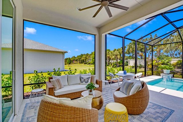 2136 Falls Manor, Vero Beach, FL 32967