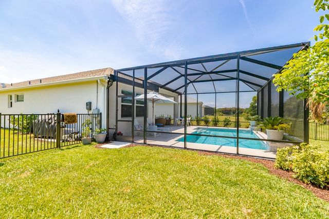 2136 Falls Manor, Vero Beach, FL 32967