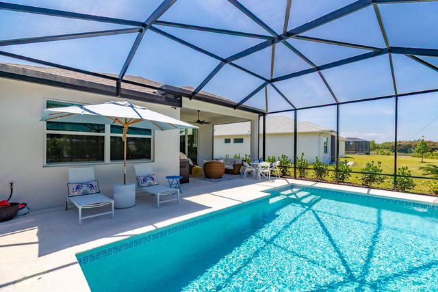 2136 Falls Manor, Vero Beach, FL 32967