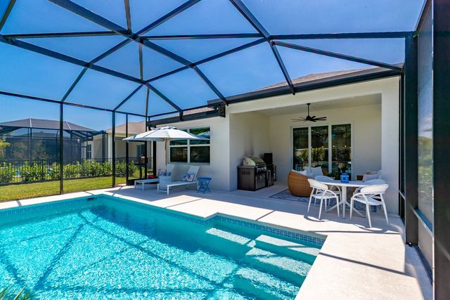 2136 Falls Manor, Vero Beach, FL 32967
