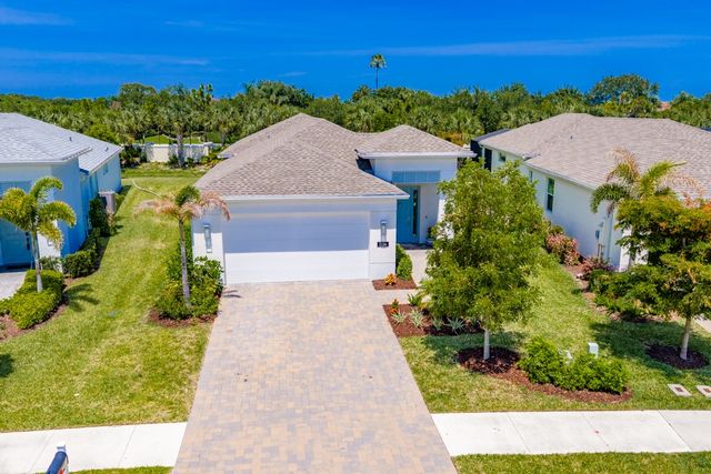 2136 Falls Manor, Vero Beach, FL 32967