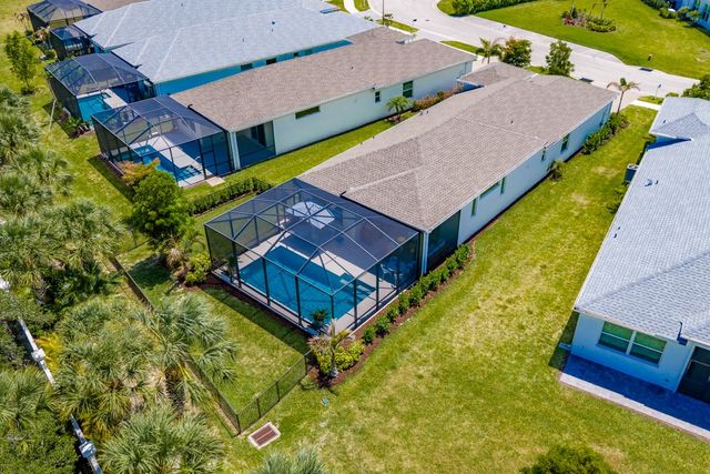 2136 Falls Manor, Vero Beach, FL 32967