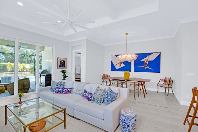 2136 Falls Manor, Vero Beach, FL 32967