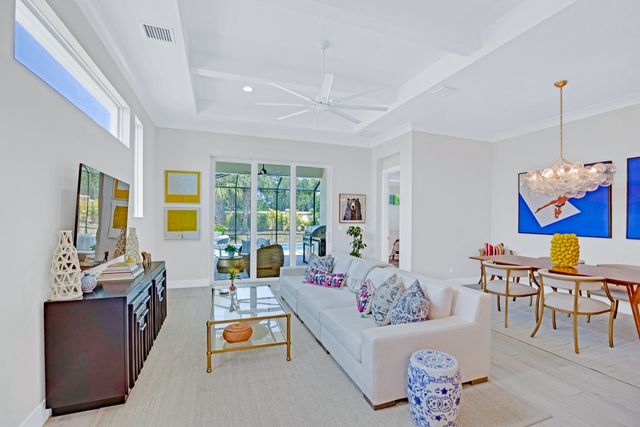 2136 Falls Manor, Vero Beach, FL 32967