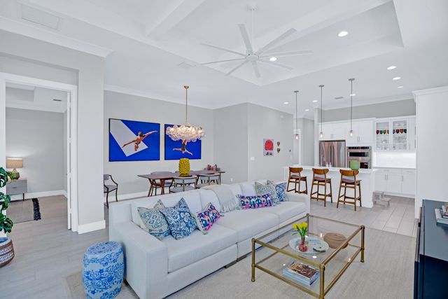 2136 Falls Manor, Vero Beach, FL 32967