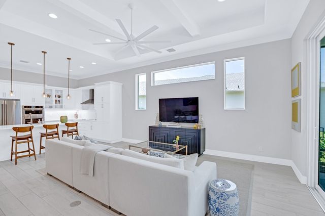 2136 Falls Manor, Vero Beach, FL 32967