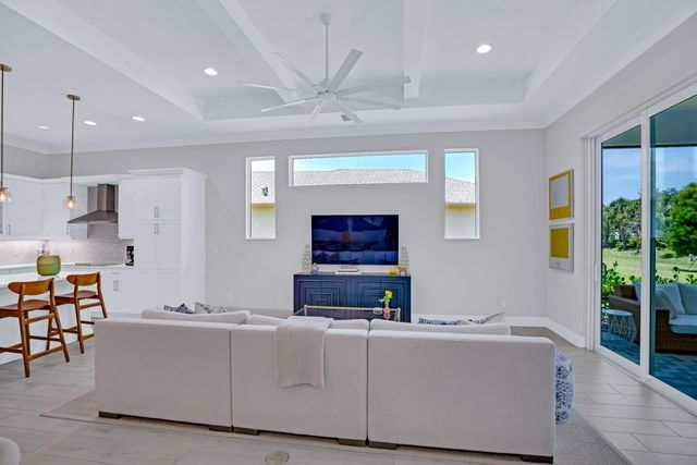 2136 Falls Manor, Vero Beach, FL 32967