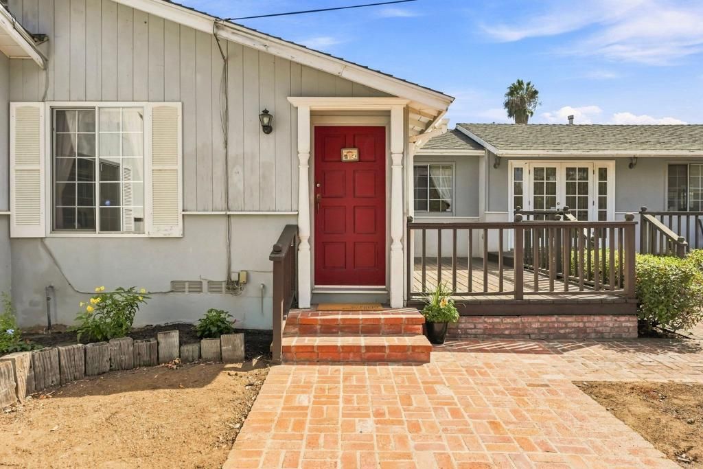 1045 Warmlands Avenue, Vista, CA 92084 — exterior