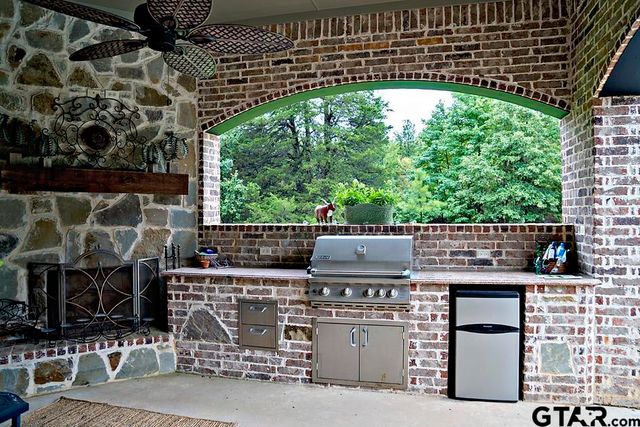 4700 Stonebridge Lane, Athens, TX 75751
