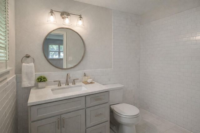 112 Raven Street, Clute, TX 77531