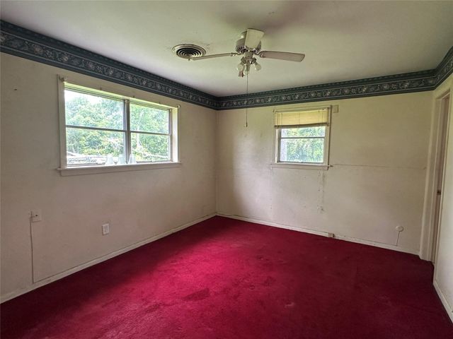 112 Raven Street, Clute, TX 77531