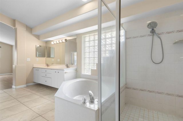 60 VILLA LAGO LANE, Ormond Beach, FL 32174