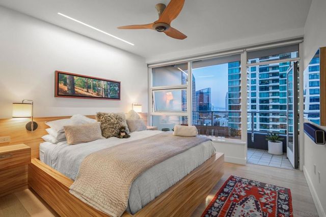 1325 Pacific Hwy 1902, San Diego, CA 92101