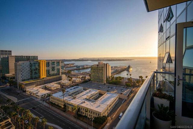 1325 Pacific Hwy 1902, San Diego, CA 92101