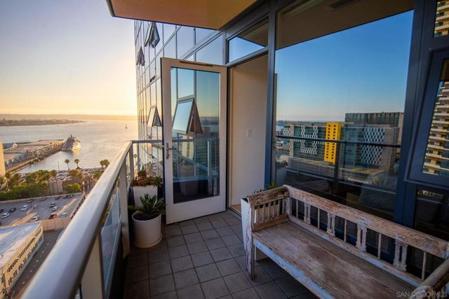 1325 Pacific Hwy 1902, San Diego, CA 92101