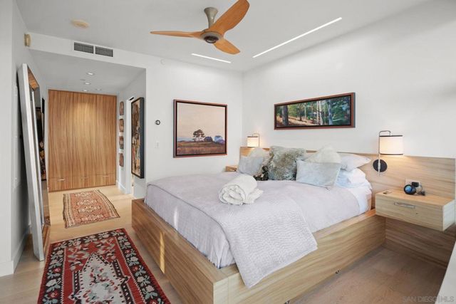 1325 Pacific Hwy 1902, San Diego, CA 92101