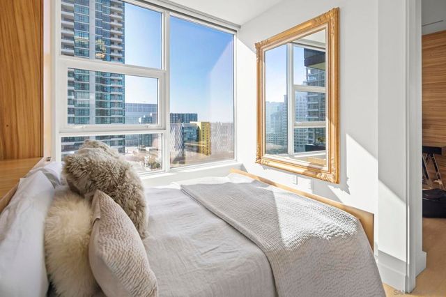 1325 Pacific Hwy 1902, San Diego, CA 92101