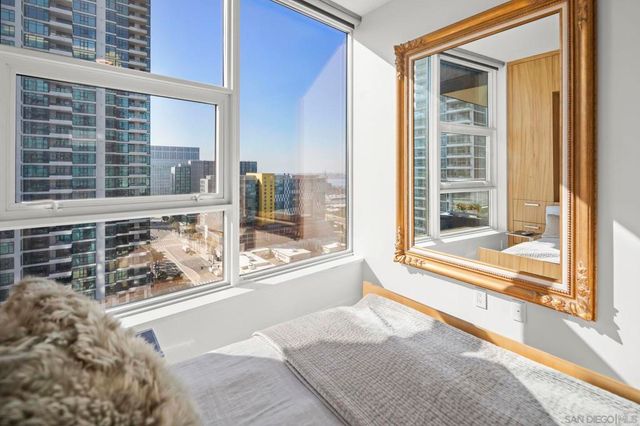 1325 Pacific Hwy 1902, San Diego, CA 92101