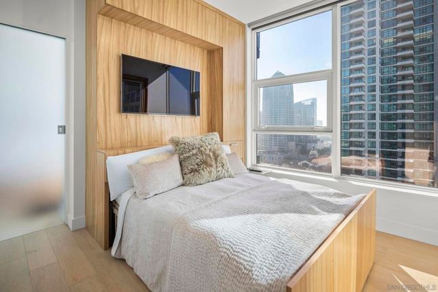 1325 Pacific Hwy 1902, San Diego, CA 92101