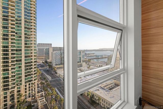 1325 Pacific Hwy 1902, San Diego, CA 92101