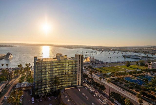 1325 Pacific Hwy 1902, San Diego, CA 92101