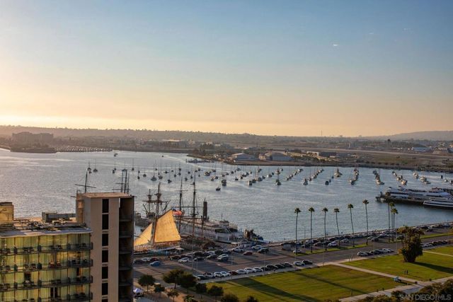 1325 Pacific Hwy 1902, San Diego, CA 92101