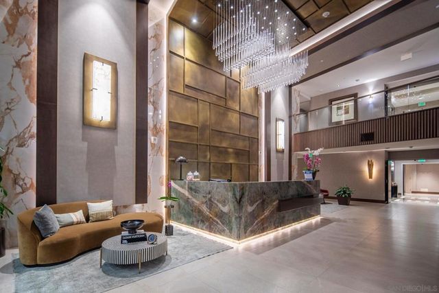 1325 Pacific Hwy 1902, San Diego, CA 92101