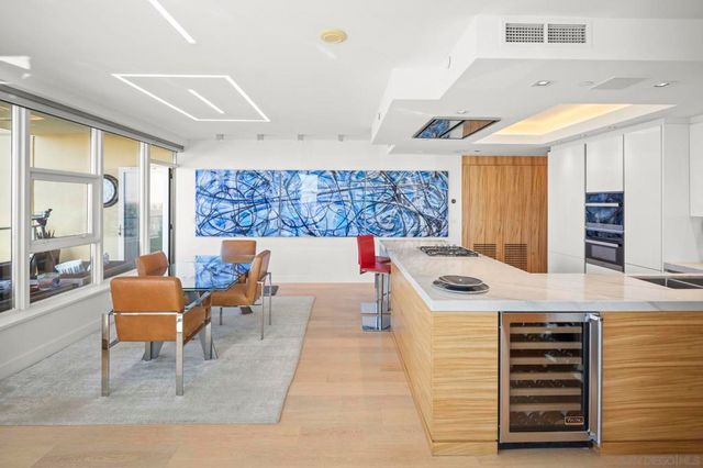 1325 Pacific Hwy 1902, San Diego, CA 92101