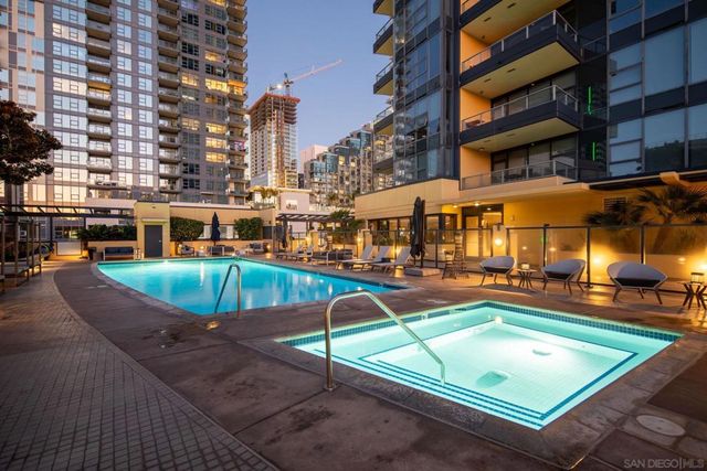 1325 Pacific Hwy 1902, San Diego, CA 92101