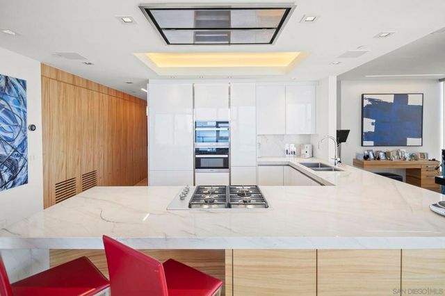 1325 Pacific Hwy 1902, San Diego, CA 92101