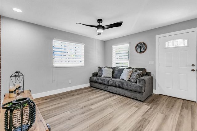 6711 S CORTEZ STREET, Tampa, FL 33616