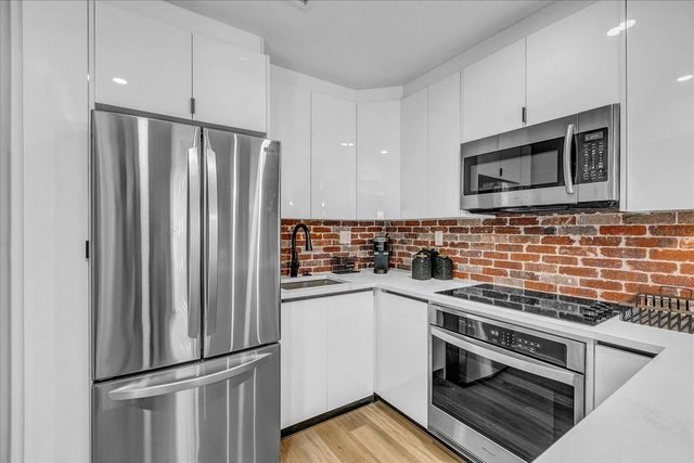 6711 S CORTEZ STREET, Tampa, FL 33616