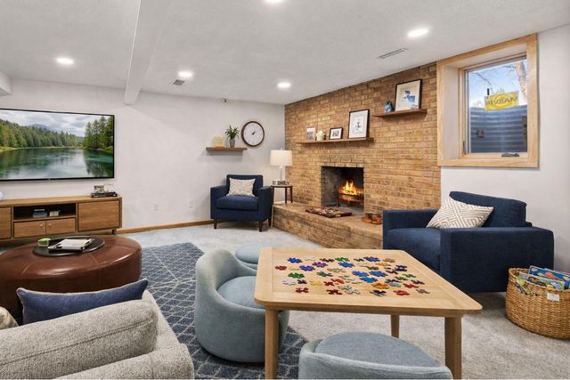 7720 Viewcrest Lane, New Hope, MN 55427